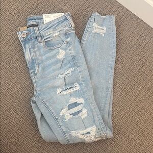 American Eagle - NWT - Distressed Light Blue Jeans